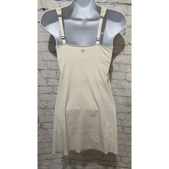 Gilly Hicks Recharge Active White dress with shorts And Pocket Size XS - Picture 6 of 9